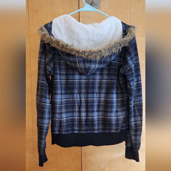 Light-weight Fall Jacket - Picture 2 of 3